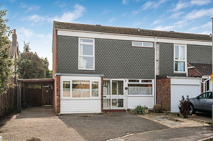 3 Bedroom End Terrace House For Sale In Elmslie Close, Epsom, KT18