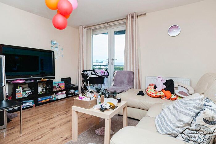 2 Bedroom Property To Rent In L Colonsay Way, Edinburgh, EH5