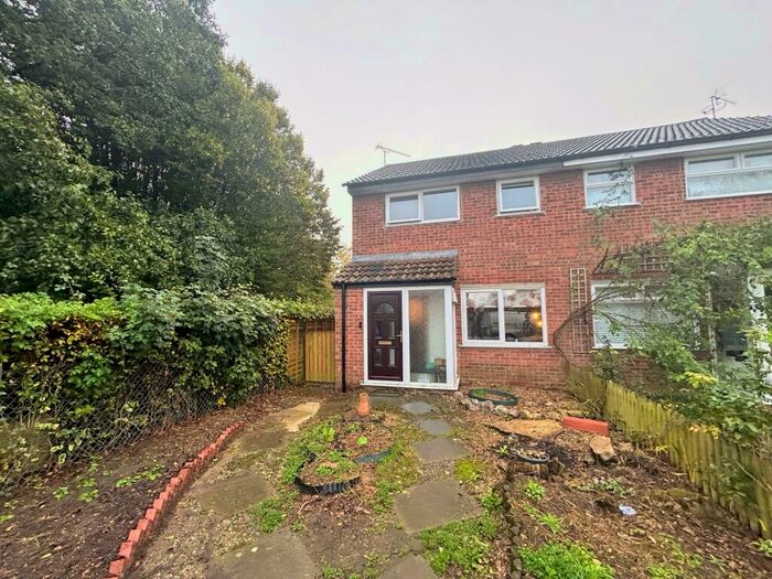 3 Bedroom Semi-Detached House To Rent In Lavenham Way, Stowmarket, IP14