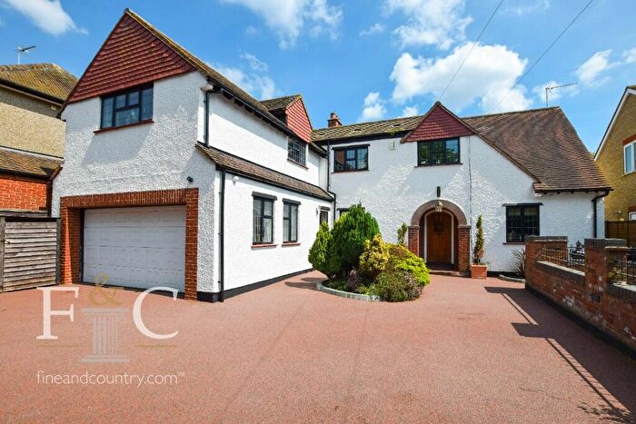 5 Bedroom Detached House For Sale In West Cheshunt, Hertfordshire, EN8