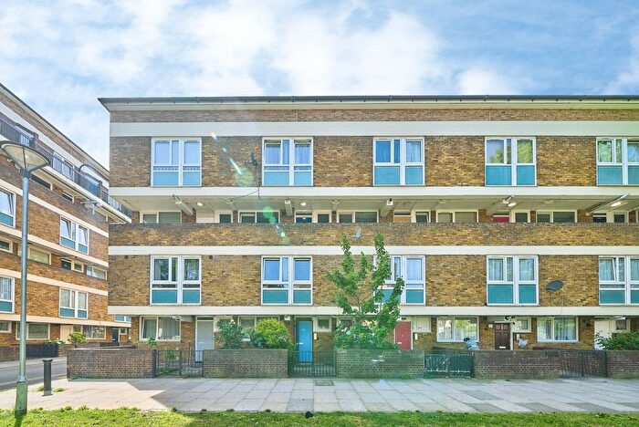 3 Bedroom Maisonette For Sale In St. Stephens Road, London, E3