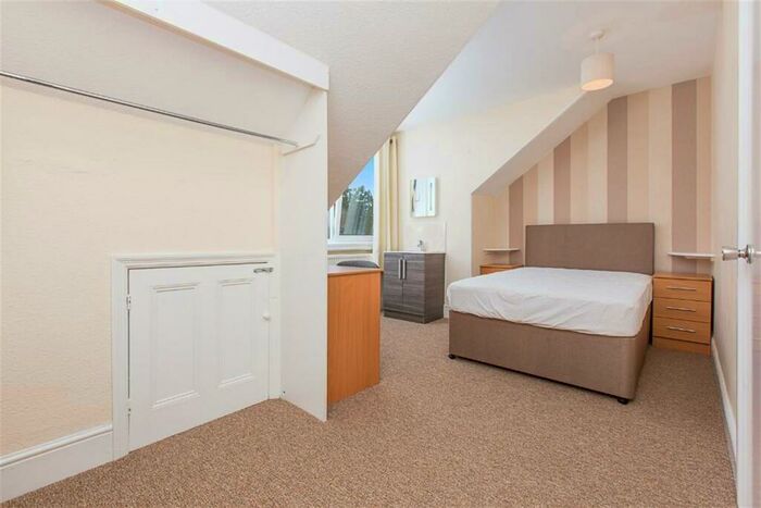 1 Bedroom Private Hall To Rent In Heavitree Road, Exeter, EX1