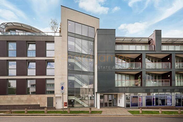 2 Bedroom Apartment For Sale In Flower Lane, Mill Hill, NW7