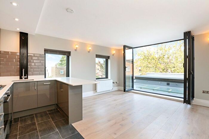 2 Bedroom Flat For Sale In Villiers Road, Willesden Green, London, NW2