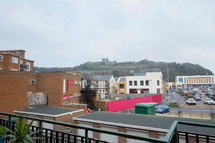 3 Bedroom Flat To Rent In Dolphin House, Market Square, CT16