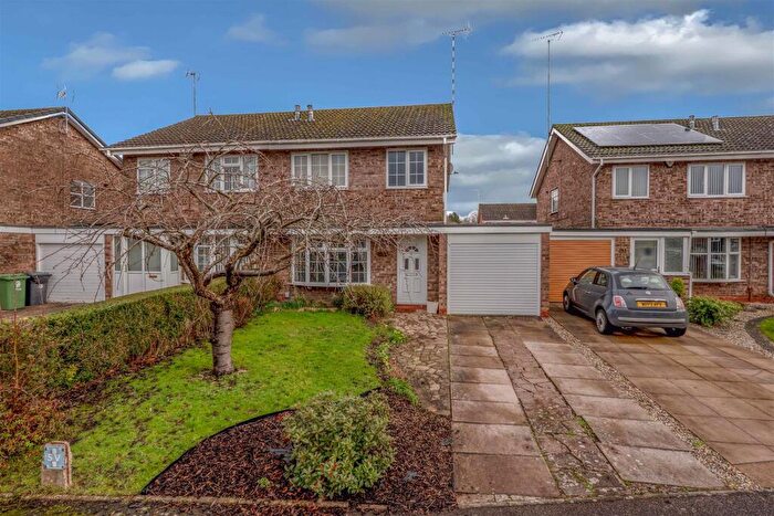 3 Bedroom Semi-Detached House For Sale In Cradley Close., Matchborough East, Redditch, B98
