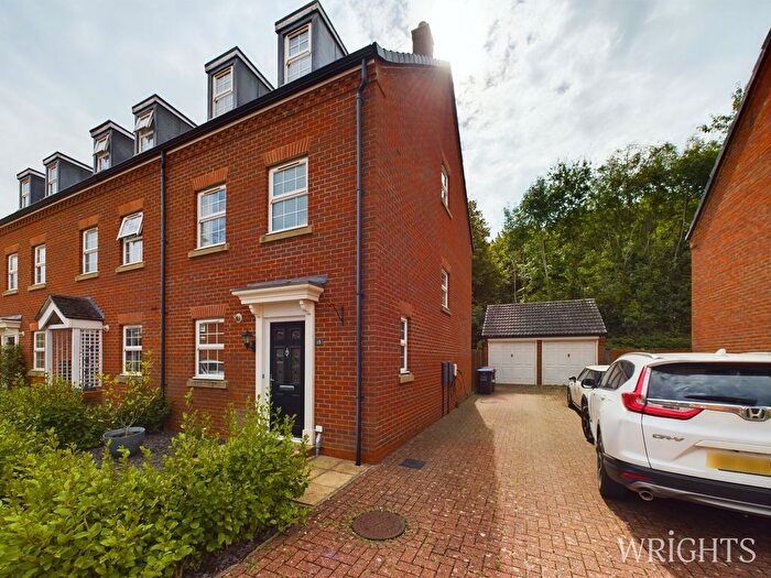3 Bedroom End Of Terrace House To Rent In Tubbs Croft, Welwyn Garden City, AL7