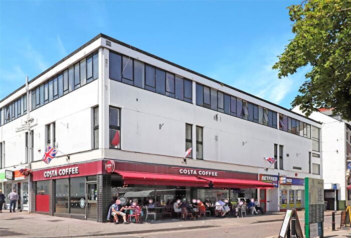 2 Bedroom Flat To Rent In Wellington Square, Minehead, Somerset, TA24