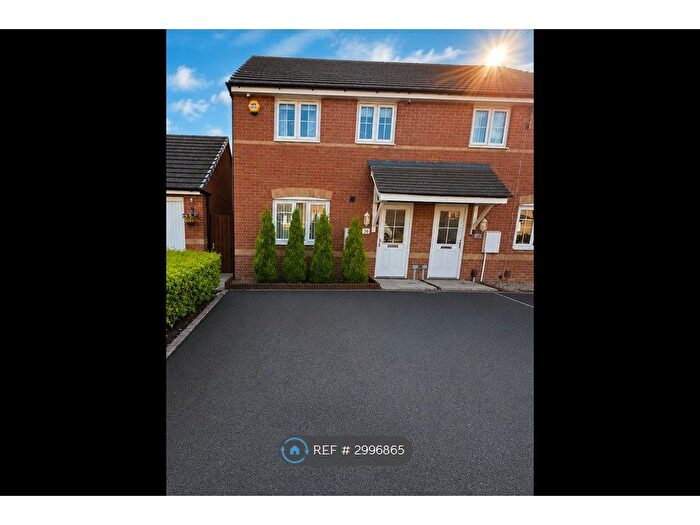 3 Bedroom Semi-detached House To Rent In Astell Way, Leeds, LS27