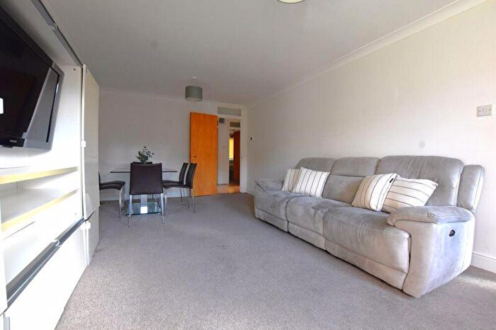 2 Bedroom Flat For Sale In Pinner Road, North Harrow, HA1