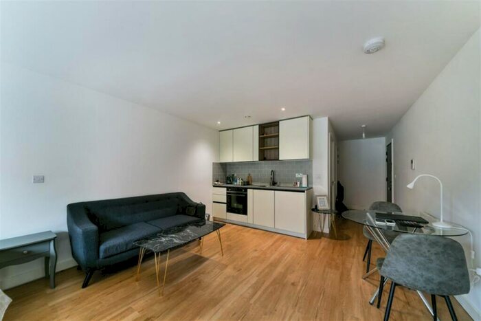 1 Bedroom Apartment To Rent In Fairbank House, Beaufort Square, NW9