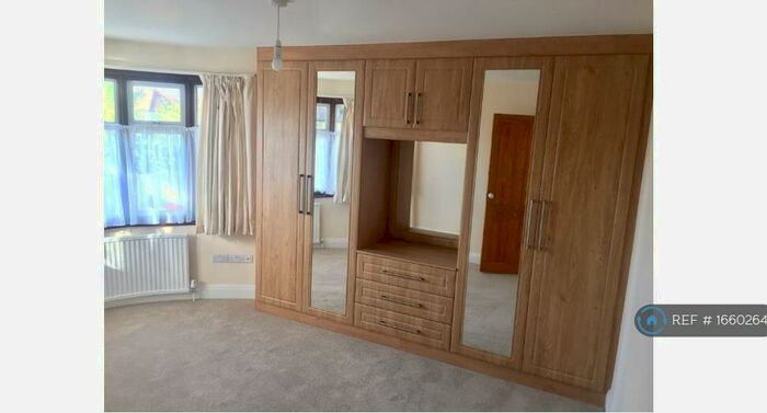 3 Bedroom Semi-Detached House To Rent In Dukes Avenue, Harrow, HA1