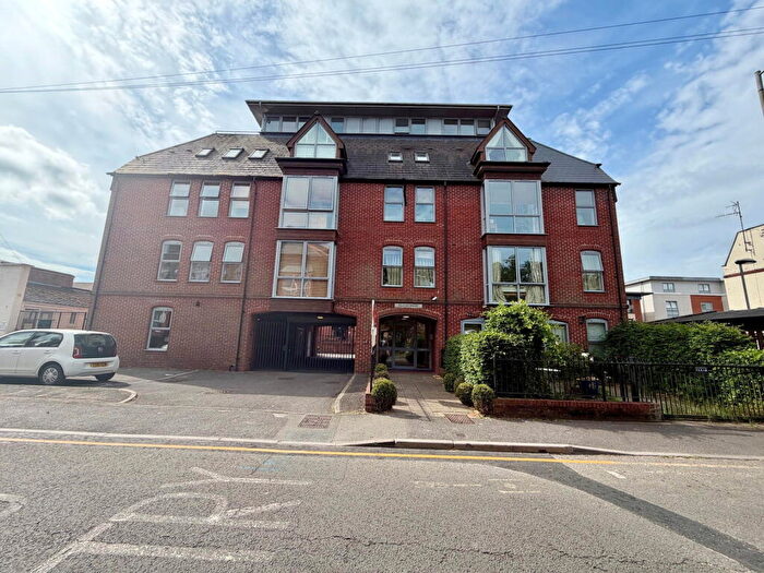 1 Bedroom Flat To Rent In West Street, Newbury, RG14