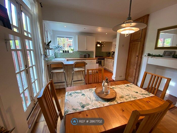 2 Bedroom Maisonette To Rent In Burnbury Road, London, SW12