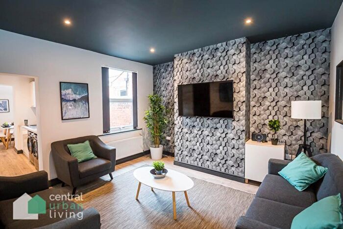 6 Bedroom Terraced House To Rent In West Lorne Street - House Share, CH1
