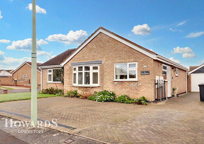 3 Bedroom Detached Bungalow For Sale In The Graylings, Carlton Colville, NR33