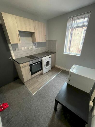 1 Bedroom Flat To Rent In Foleshill Road, Coventry, CV6
