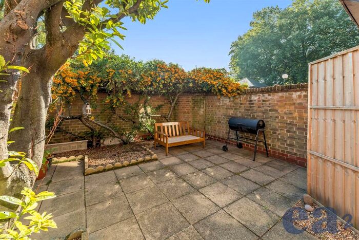 1 Bedroom Terraced House To Rent In Vinegar Street, Wapping, London, E1W