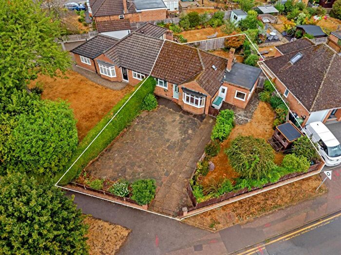 2 Bedroom Semi-Detached Bungalow For Sale In Chiswell Green Lane, St. Albans, AL2