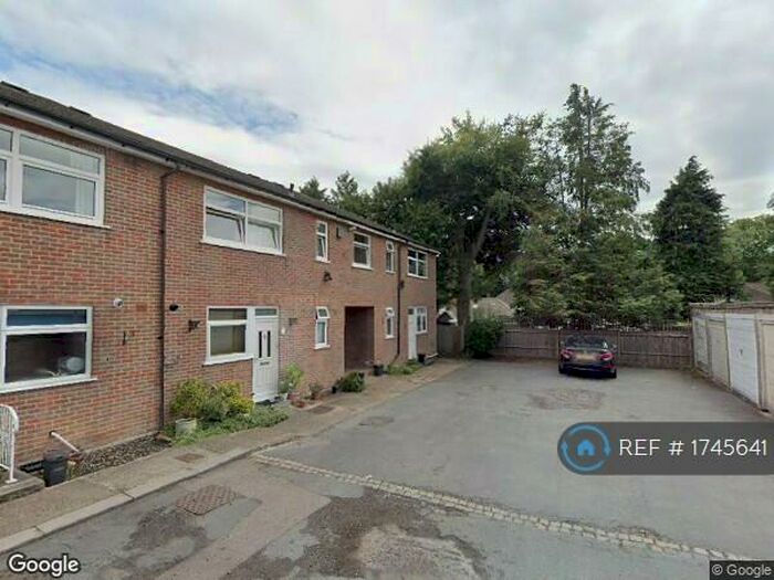 2 Bedroom Maisonette To Rent In West End Avenue, Pinner, HA5