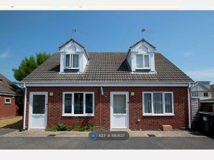 2 Bedroom Semi-Detached House To Rent In Fenton Mews, Bournemouth, BH6