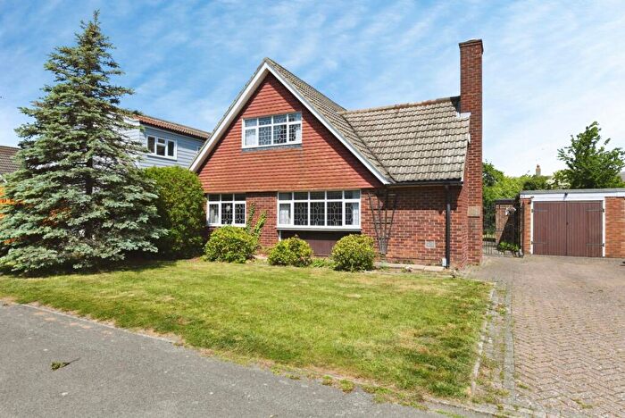 4 Bedroom Detached House For Sale In Furrowfelde, Basildon, Essex, SS16