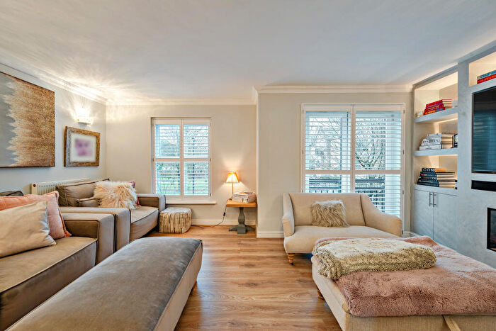 4 Bedroom Semi Detached House For Sale In Weston Drive, Caterham, CR3