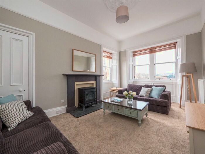 2 Bedroom Flat To Rent In Summerbank, Edinburgh, EH3