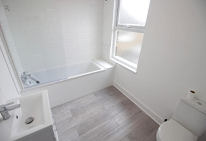 1 Bedroom Flat To Rent In Main Road, Sidcup, Kent, DA14
