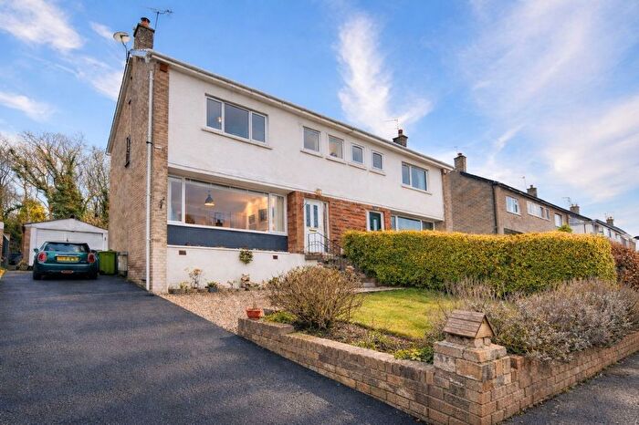 4 Bedroom Semi-Detached House For Sale In Kippen Drive, Busby, G76