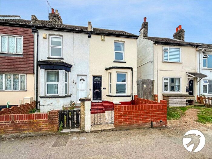 3 Bedroom Terraced House To Rent In Trafalgar Street, Gillingham, Kent, ME7