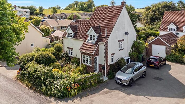 4 Bedroom Detached House For Sale In Rectory Road, Piddlehinton, Dorchester, DT2