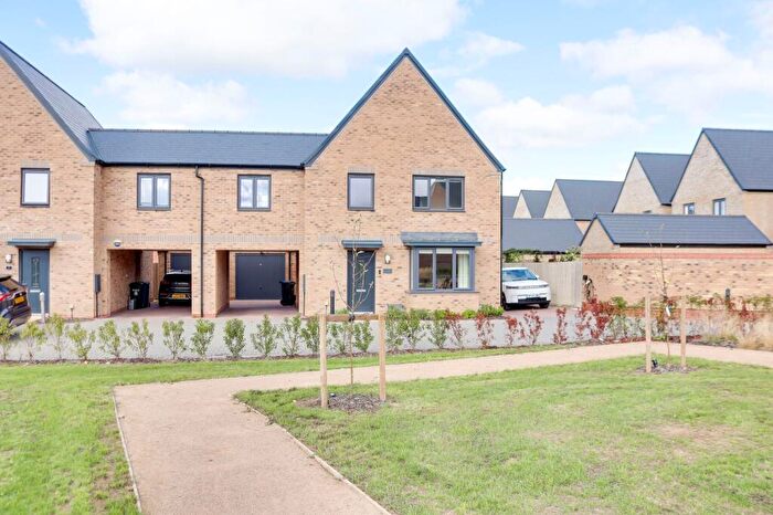 4 Bedroom Semi-Detached House To Rent In Firethorn Road, St. Neots, PE19
