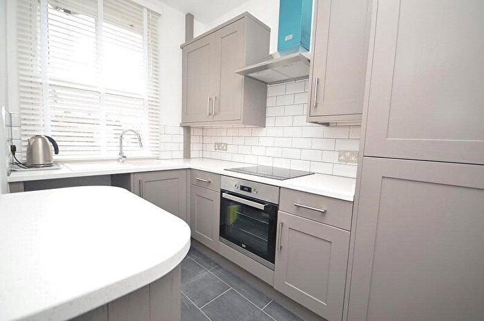 2 Bedroom Maisonette To Rent In Corbets Tey Road, Upminster, Essex, RM14