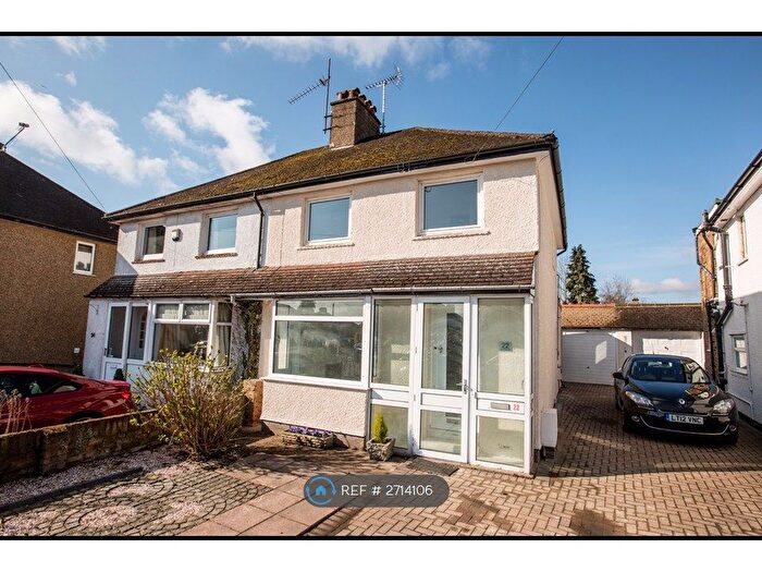 3 Bedroom Semi Detached House To Rent In The Crescent, Abbots Langley, WD5