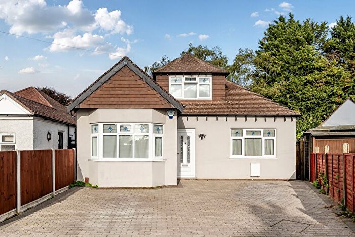 4 Bedroom Detached House For Sale In Hollies Avenue, West Byfleet, KT14