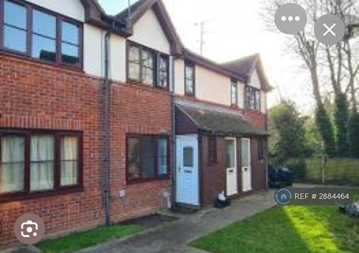 1 Bedroom Flat To Rent In Princes Avenue, Southminster, CM0