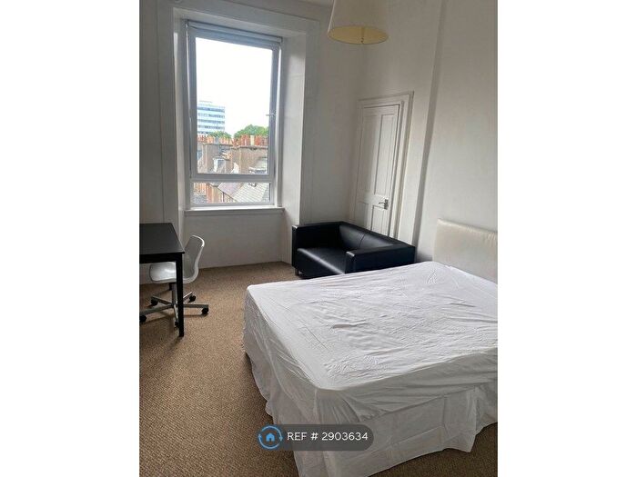4 Bedroom Flat To Rent In Morningside Road, Edinburgh, EH10