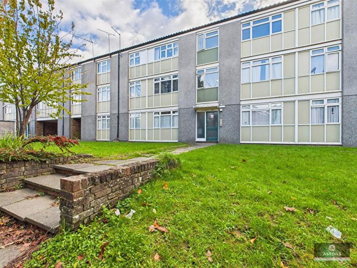 2 Bedroom Flat For Sale In Holtye Walk, Furnace Green, RH10
