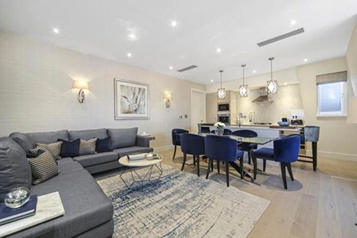 2 Bedroom Flat To Rent In Chesterfield Gardens, Mayfair, London, W1J