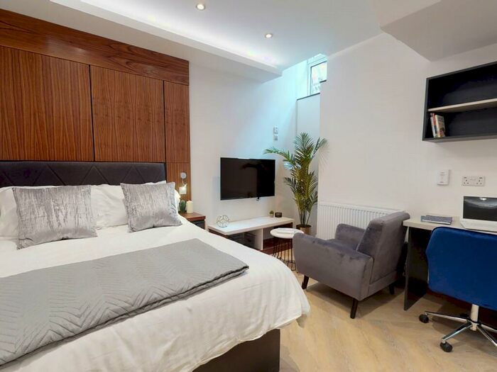 Studio To Rent In Minshull Street, Manchester, Greater Manchester, M1