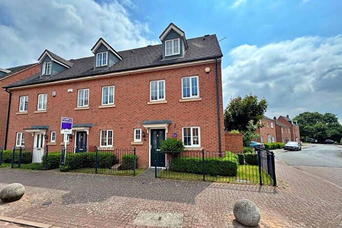 3 Bedroom End Of Terrace House To Rent In Berrybanks, Bilton, Rugby, CV22