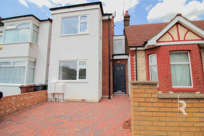 3 Bedroom Property To Rent In Westward Road, Chingford, E4