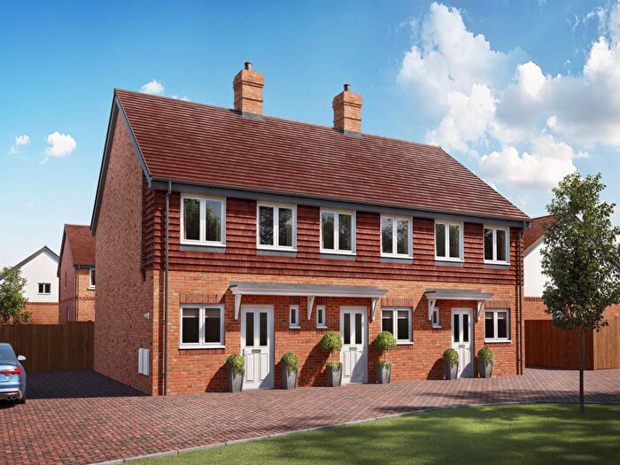 2 Bedroom End Of Terrace House For Sale In Greenham Road, Newbury, Berkshire, RG14
