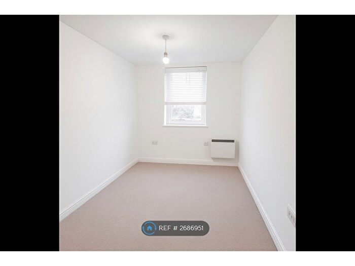 2 Bedroom Flat To Rent In Yeoman Close, Ipswich, IP1