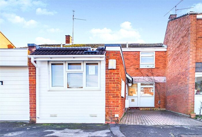 4 Bedroom Semi Detached House To Rent In Kirton Close, Reading, RG30