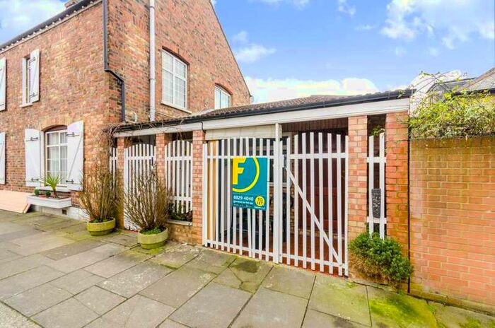 Flat To Rent In Eastern Road, Muswell Hill, N2