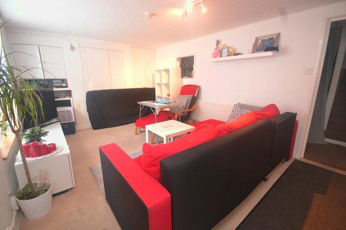 Studio To Rent In Waylen Street, Reading, RG1