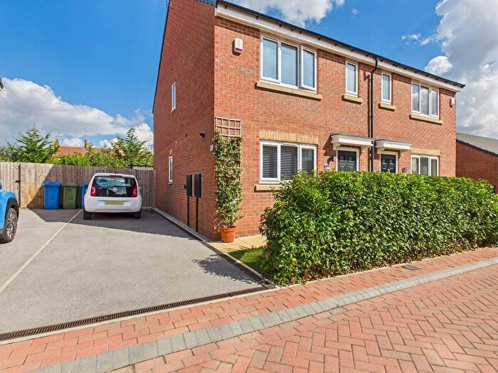 3 Bedroom Semi-Detached House For Sale In Harthill Avenue, Leconfield, HU17