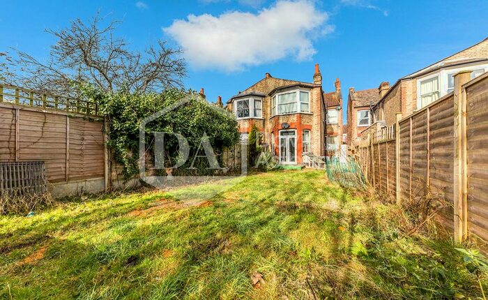 2 Bedroom Flat To Rent In Wilton Road, Muswell Hill, London N10